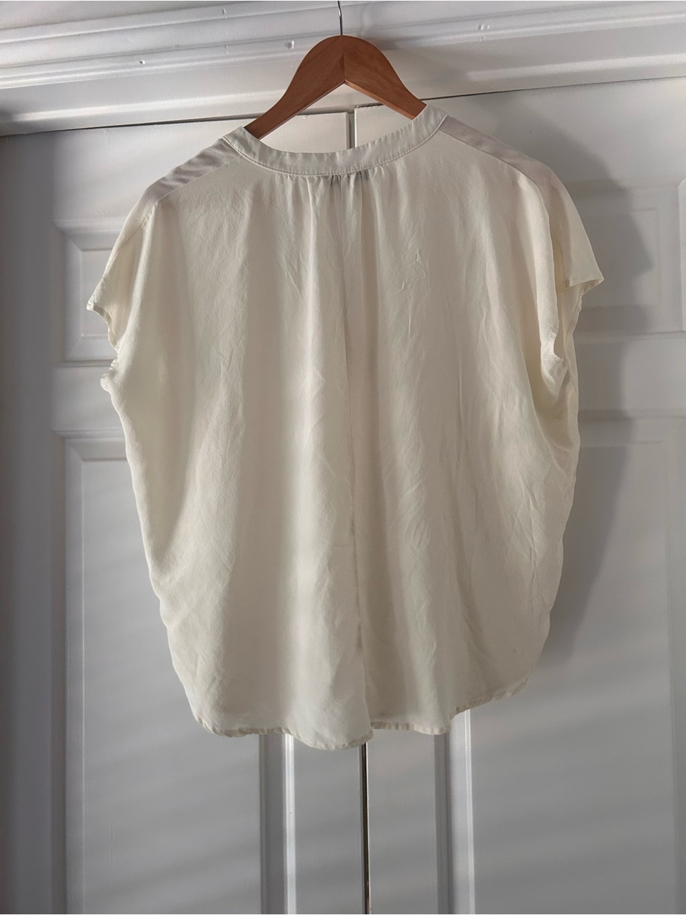 Amour Vert Ivory Silk Split-Neck Cap Sleeve Blouse L Made in USA - Picture 6 of 9
